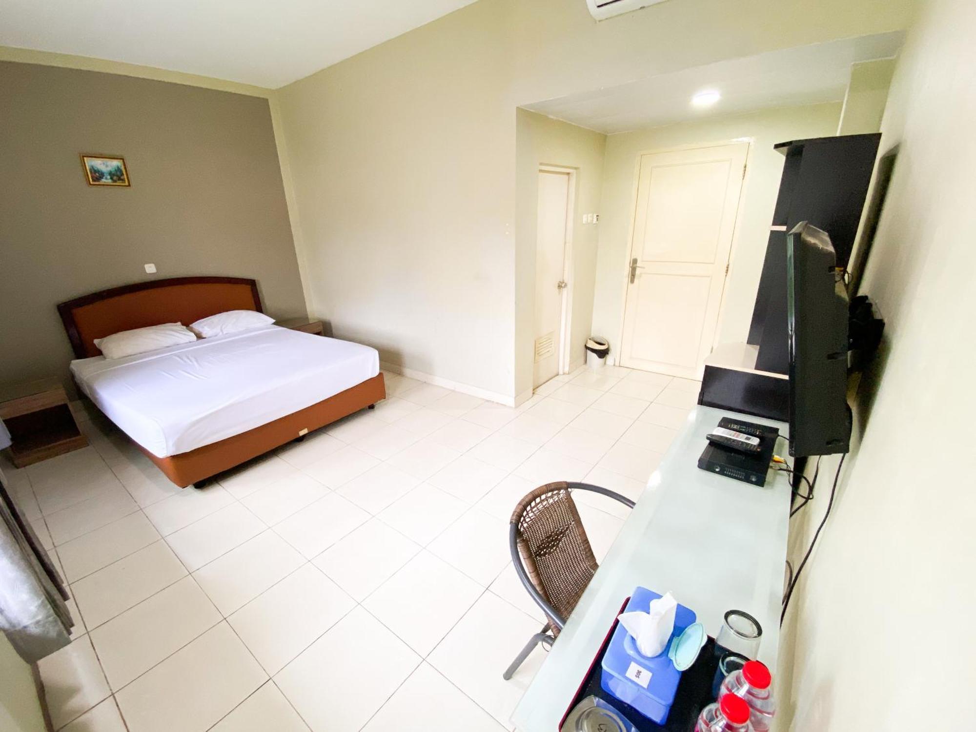 Central City Hotel Perabumulih Экстерьер фото